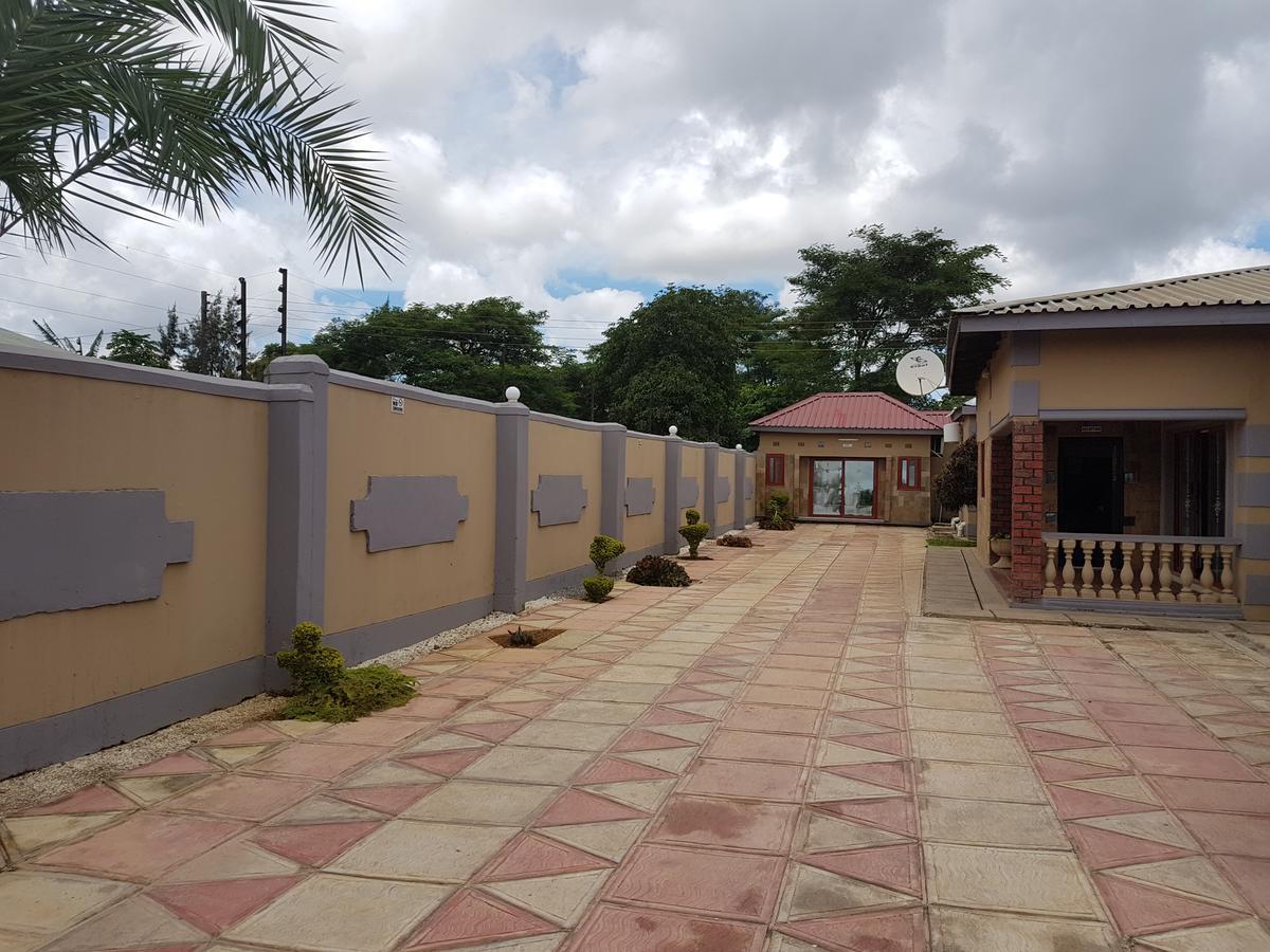 Rugems Executive Lodge Lusaka Esterno foto