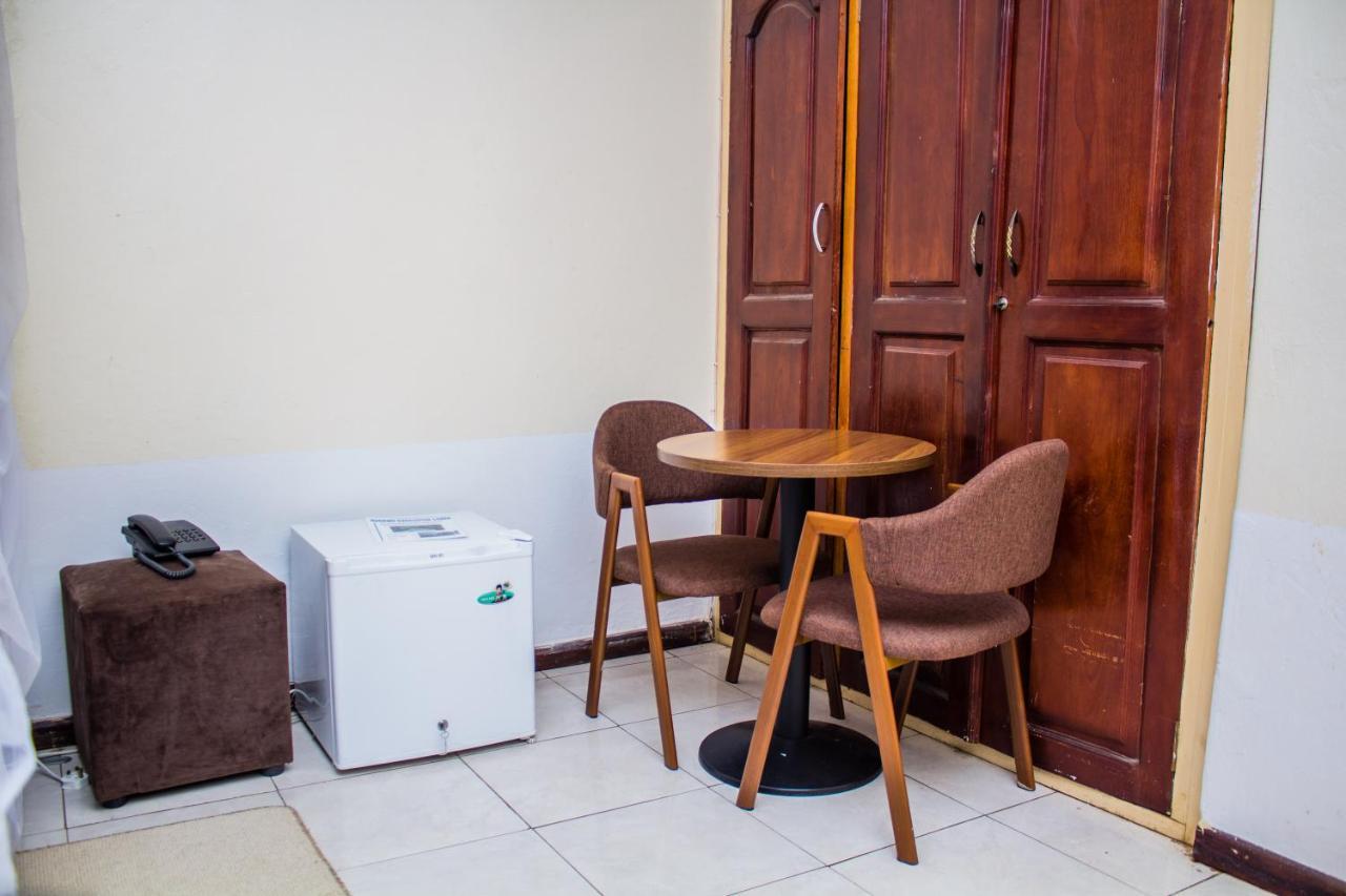 Rugems Executive Lodge Lusaka Esterno foto